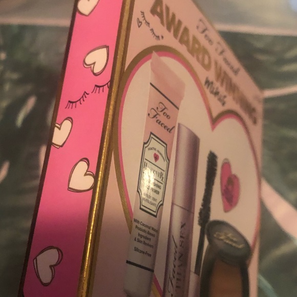 Too Faced Award Winning Minis Kit Brand BNIB (BC1) - Picture 3 of 6